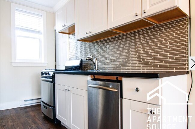 Photo - 646 W Roscoe St Apartment