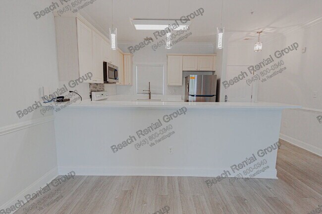 Building Photo - 4827 Magnolia Lake Dr