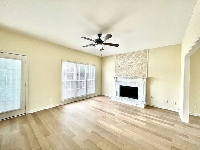 Foto del edificio - 4925 Byers Rd