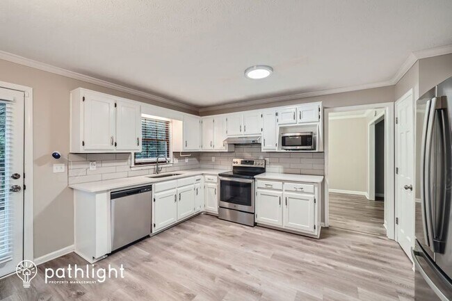 Building Photo - 1545 Glenfield Dr