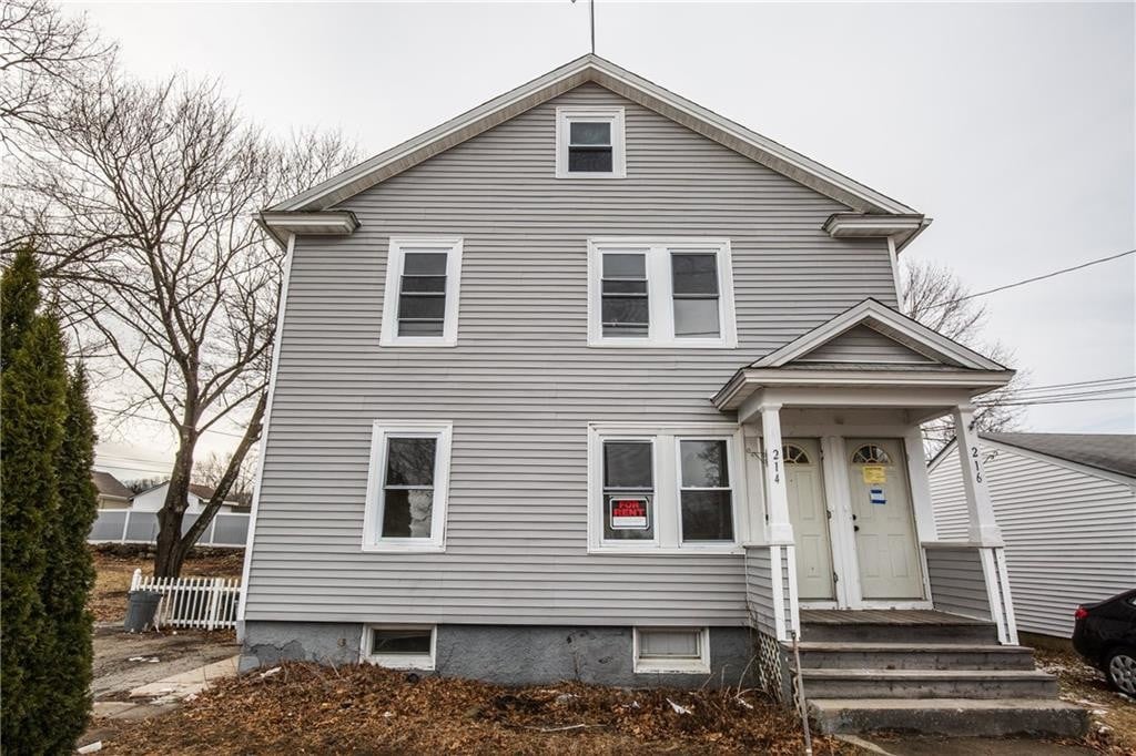 212 Andrews Ave, West Warwick, RI 02893 Room for Rent in West Warwick