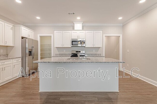 Foto del edificio - 105 Remount Way