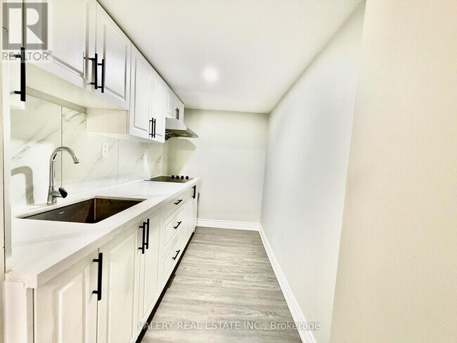 Building Photo - 7 Villanova Rd