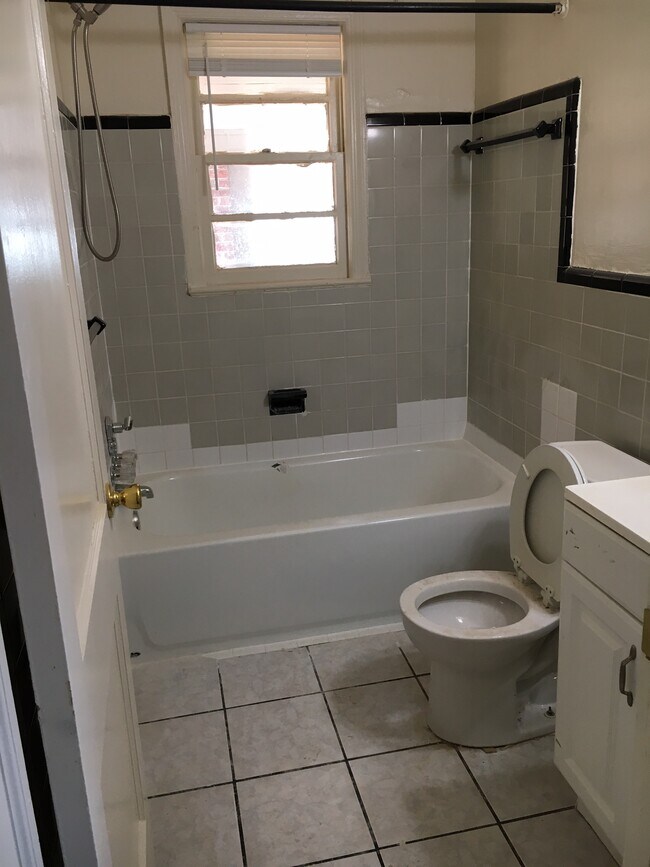 Baño 1 - 6527 Ivy Hill Dr