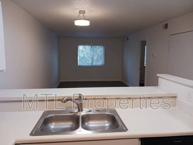 Foto del edificio - 1602 Eagles Pl