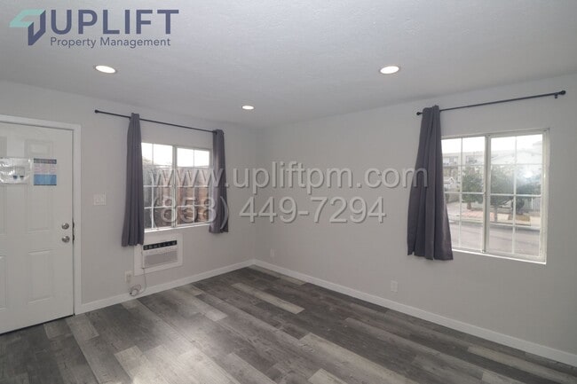 Foto del edificio - Swift Ave (4233-4239)
