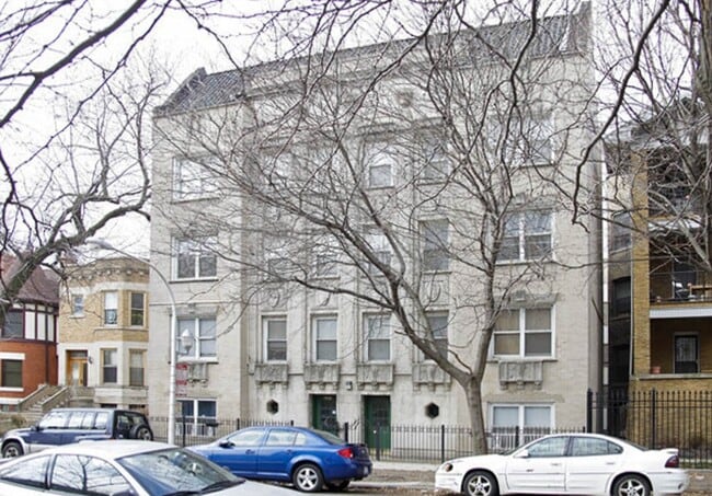 Building Photo - 4060 N Kenmore Ave