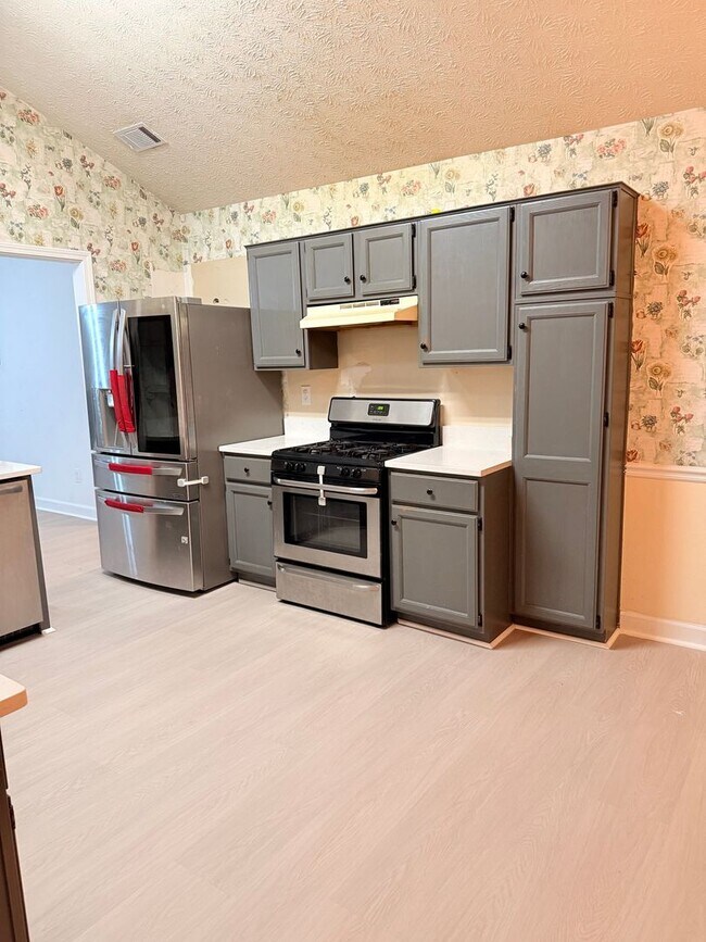 Foto del edificio - 1360 Avalon Dr