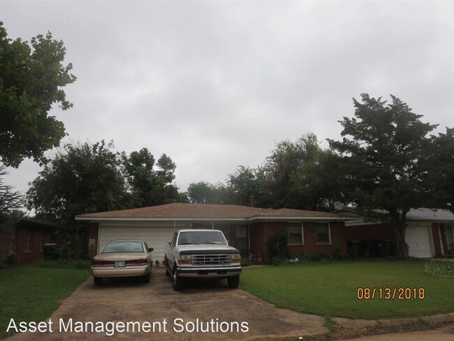 Building Photo - 5 br, 1.5 bath House - 2645 Lakeside Dr.