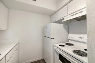 Building Photo - 11715 S Glen Dr