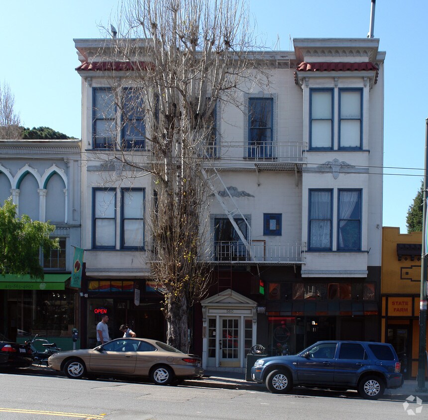 Building Photo - 558 Castro St