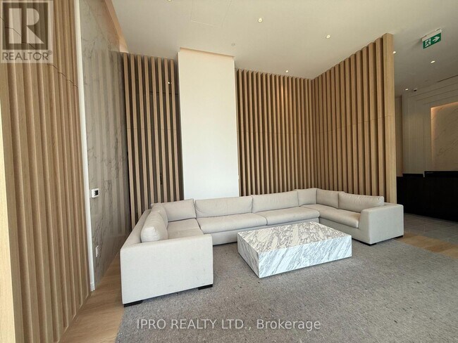 Photo du bâtiment - 3009-3009 Novar Rd