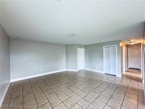 Building Photo - 4111 SE 18th Pl