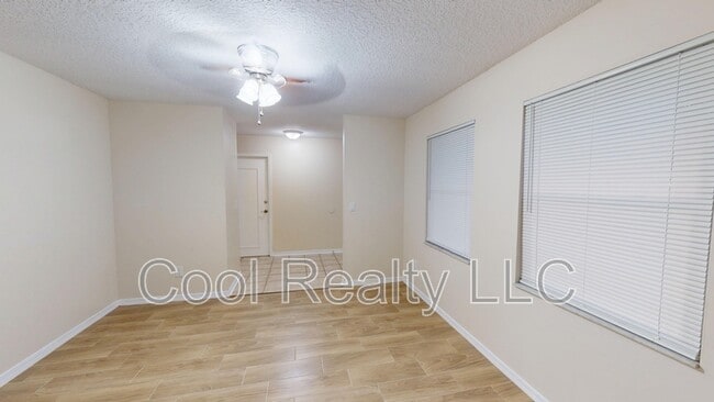 Building Photo - 680 Roger Sherman St