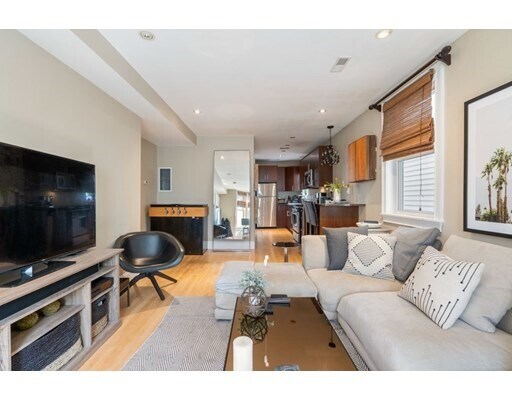 Primary Photo - 14 Mercer St