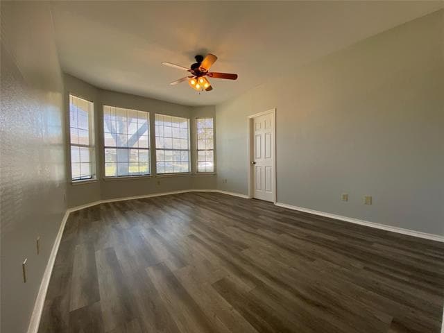 Building Photo - 2313 Roanoke Cir