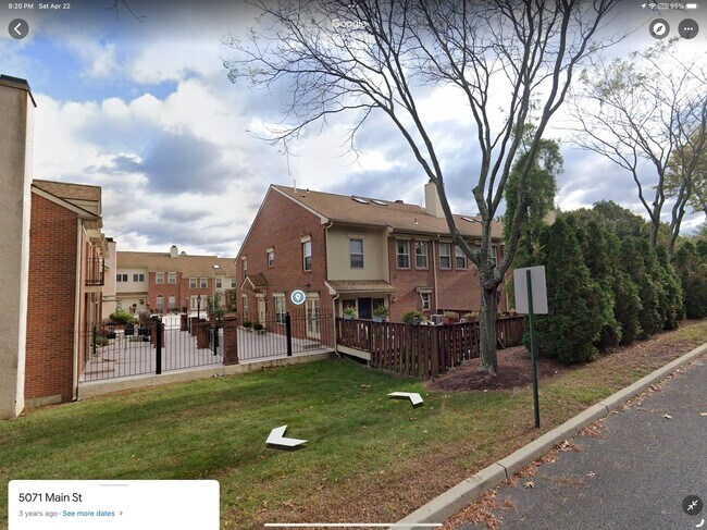 Foto del edificio - 3 Bedroom Townhome in a quite gated commun...