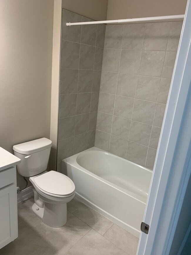 Building Photo - 1033 Tranquil Brk Dr