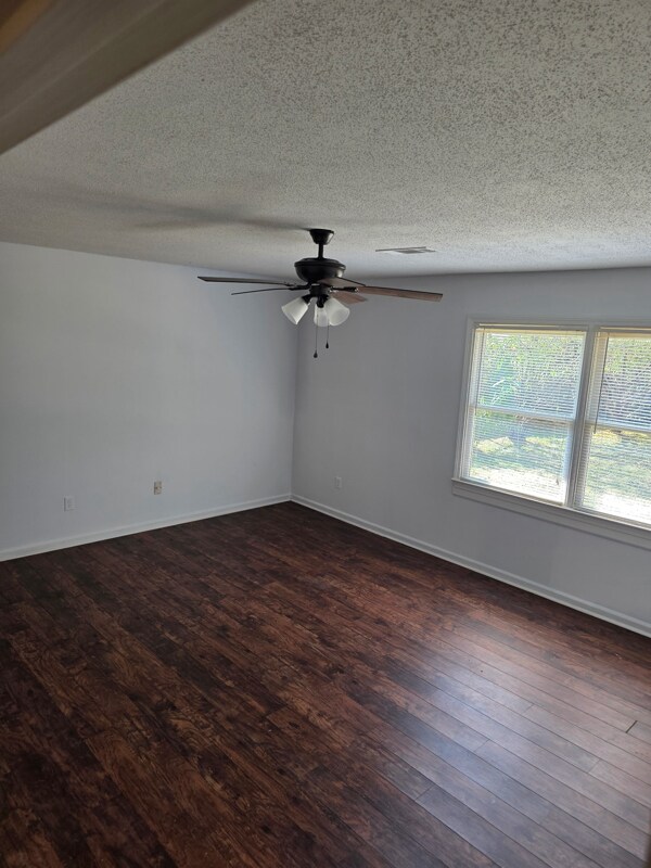Building Photo - 4165 Brentwood St