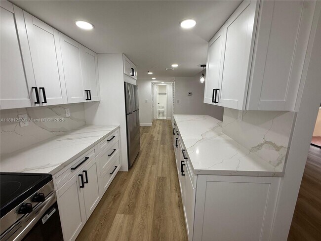 Foto del edificio - 5249 NW 7th St