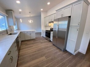 Building Photo - 1796 Woodtrail Dr