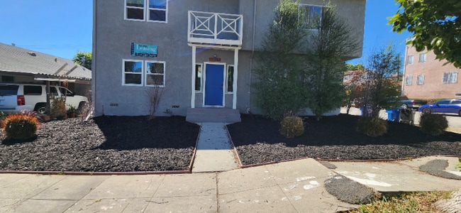 Photo - 2103 S Harcourt Ave Apartment