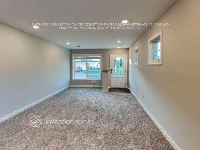 Building Photo - 10916 Zest St NE