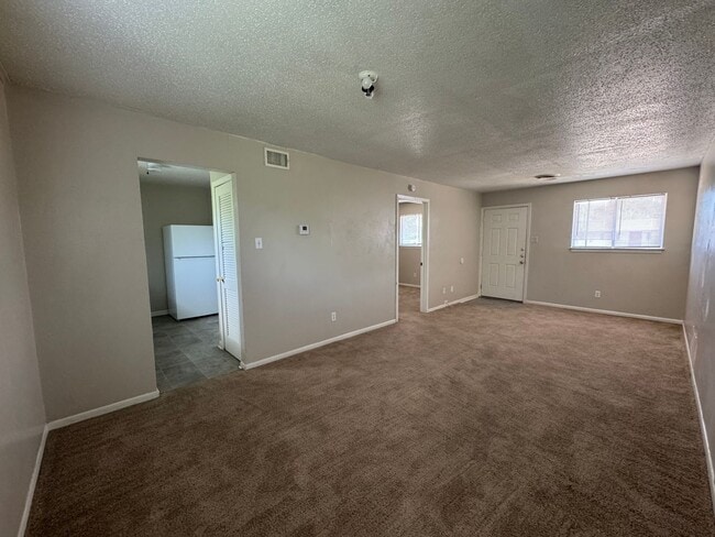Building Photo - 302 Wolf St