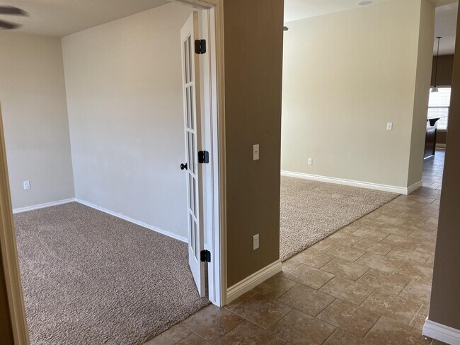Foto del edificio - 2609 NW 182nd St