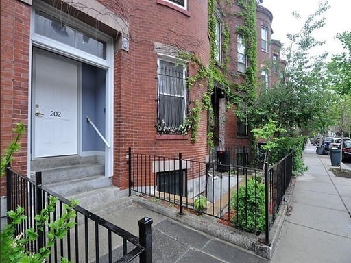 Building Photo - 202NH-1