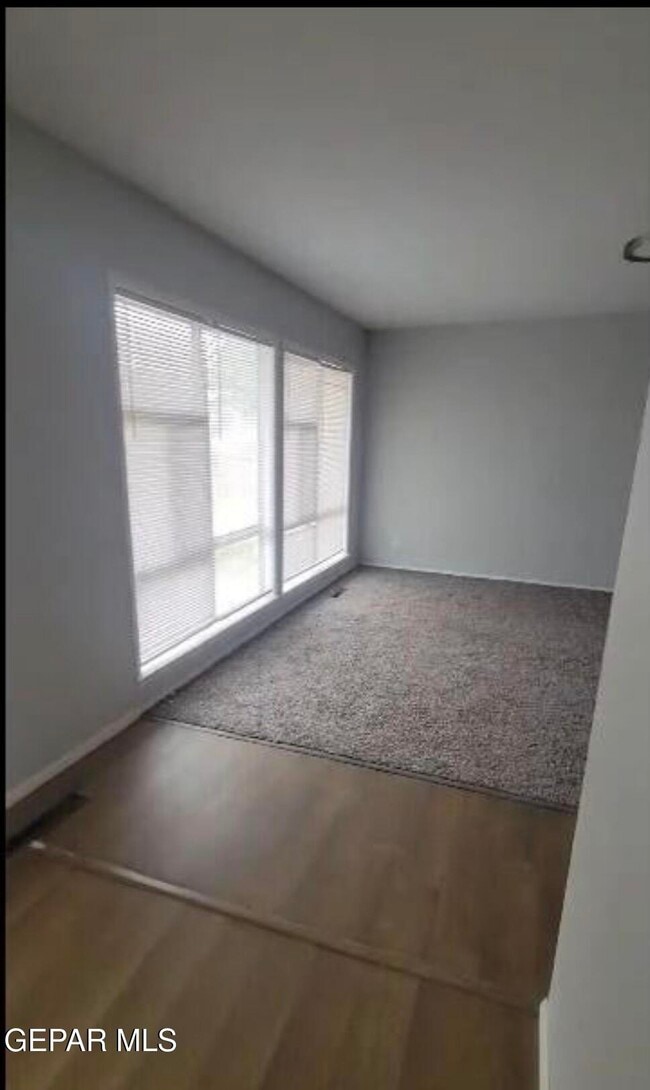 Foto del edificio - 5217 Danny Dr