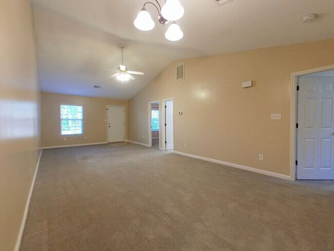Foto del edificio - Two Bedroom End Unit Townhome in Evans!