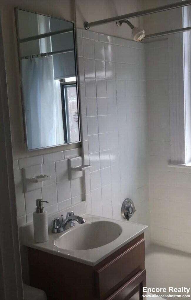 Foto del edificio - 1160 Commonwealth Ave