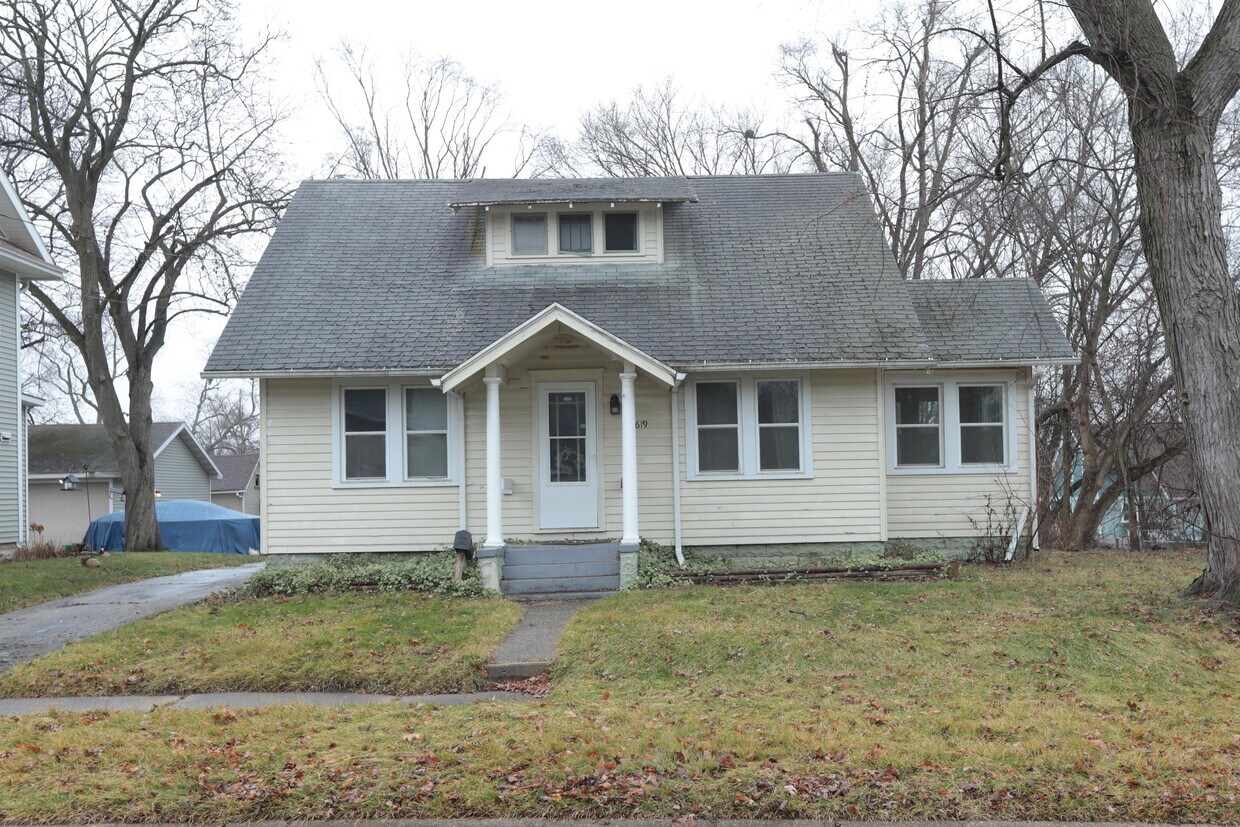 Primary Photo - 1619 2nd St