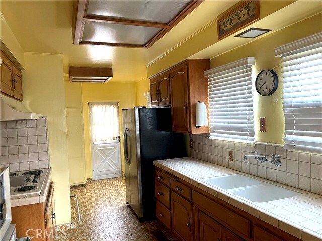 Foto del edificio - 1144 S Monterey St