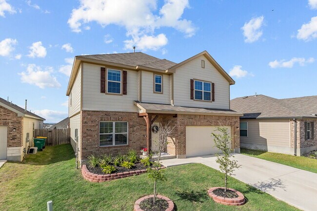 Building Photo - ASK ABOUT FREE APPLICATIONS THROUGH AUGUST!  "Spacious 6-Bedroom Retreat with 3.5 Baths and Over ...