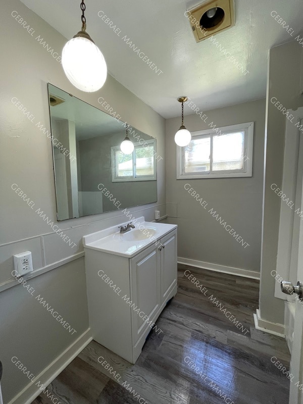 Building Photo - 2536 Bellevue Ave