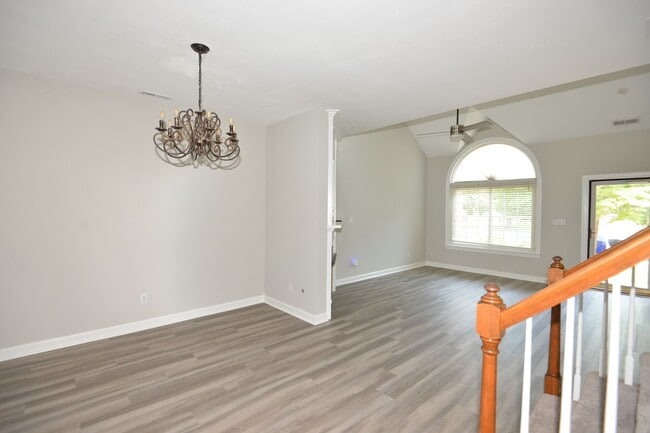 Building Photo - 2 Bedroom Townhome in Cypress Point North
