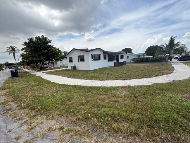 Building Photo - 3020 NW 212th St