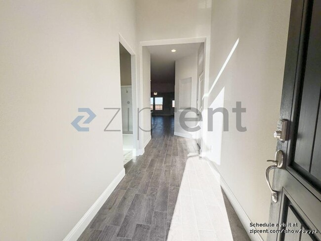 Foto del edificio - 3108 Lionsgate Dr
