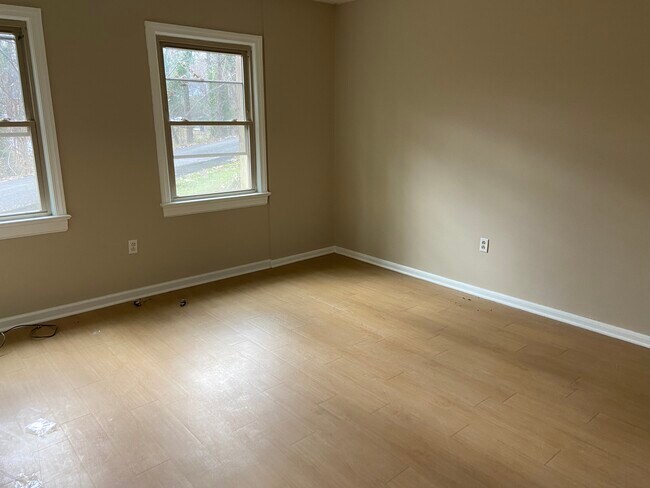 Building Photo - 408 Westmoreland Pl