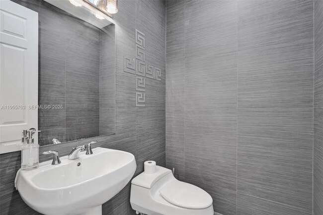 Foto del edificio - 1251 Hayes St