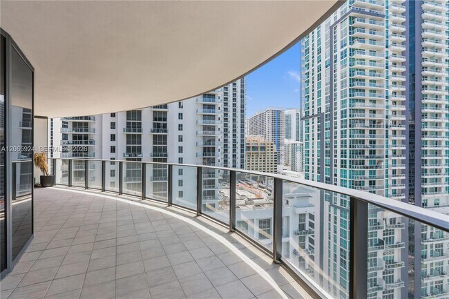 Foto del edificio - 1000 Brickell Plaza