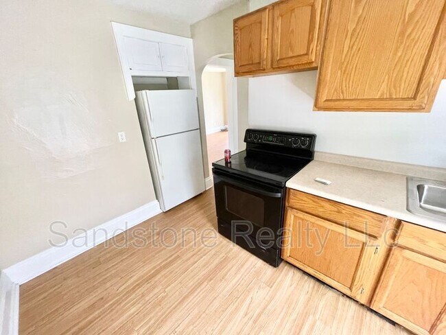 Foto del edificio - 120 Lincoln Ct