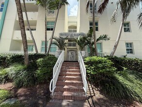 Building Photo - 9172 Collins Ave
