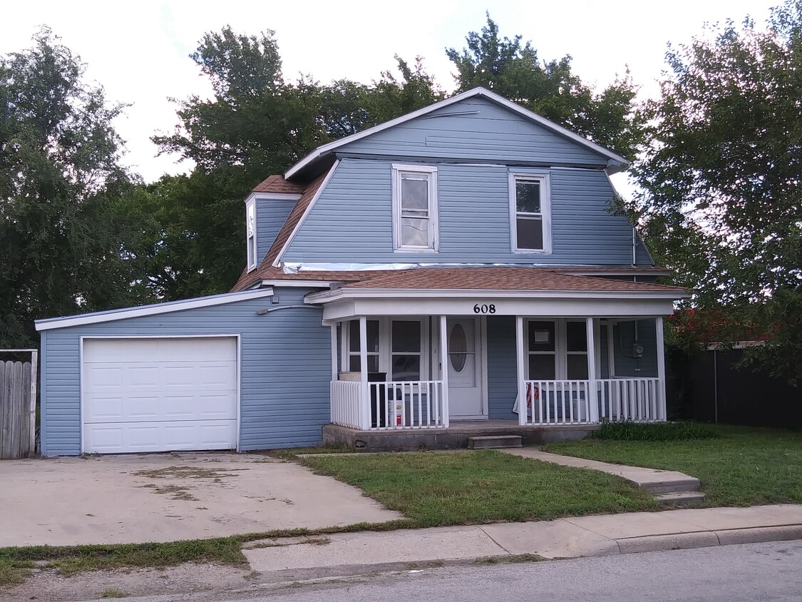608 whildin st emporia ks 66801 house for rent in emporia ks apartments com
