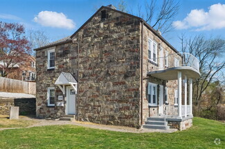 Building Photo - 310 W Riverview Ave
