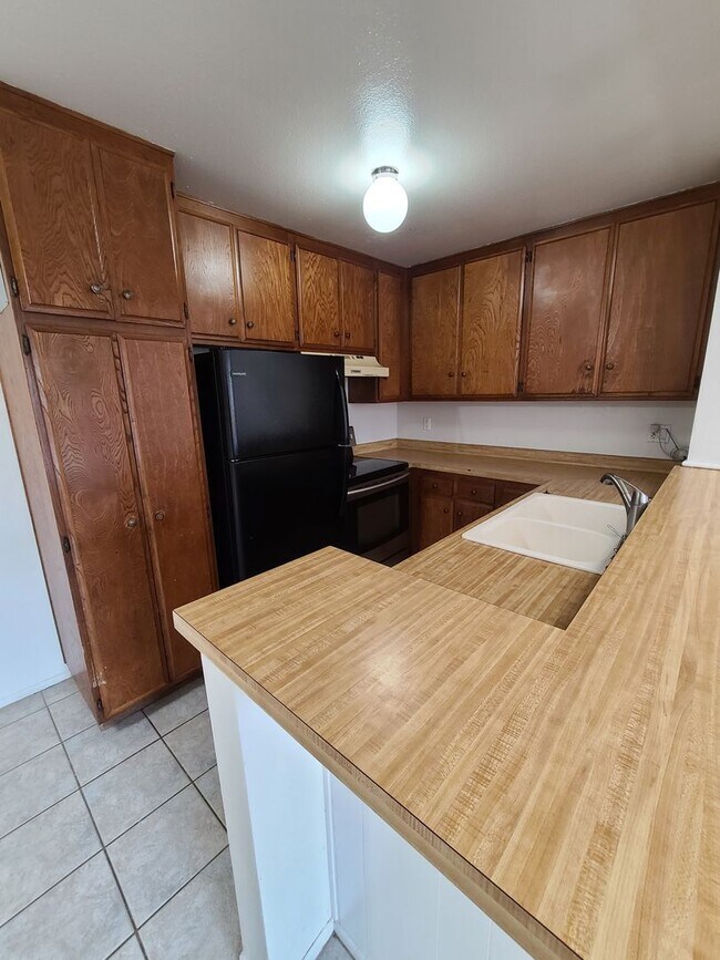 Foto del edificio - Beautiful 2BD/1BA – Natural Light - Mission Trails/San Carlos Area - Comfortable and Quiet