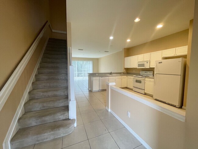 Foto del edificio - Coming Soon- 3 Bed 2.5 Bath Townhome!