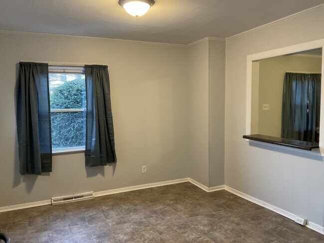 Building Photo - 1405 N Anthony Blvd